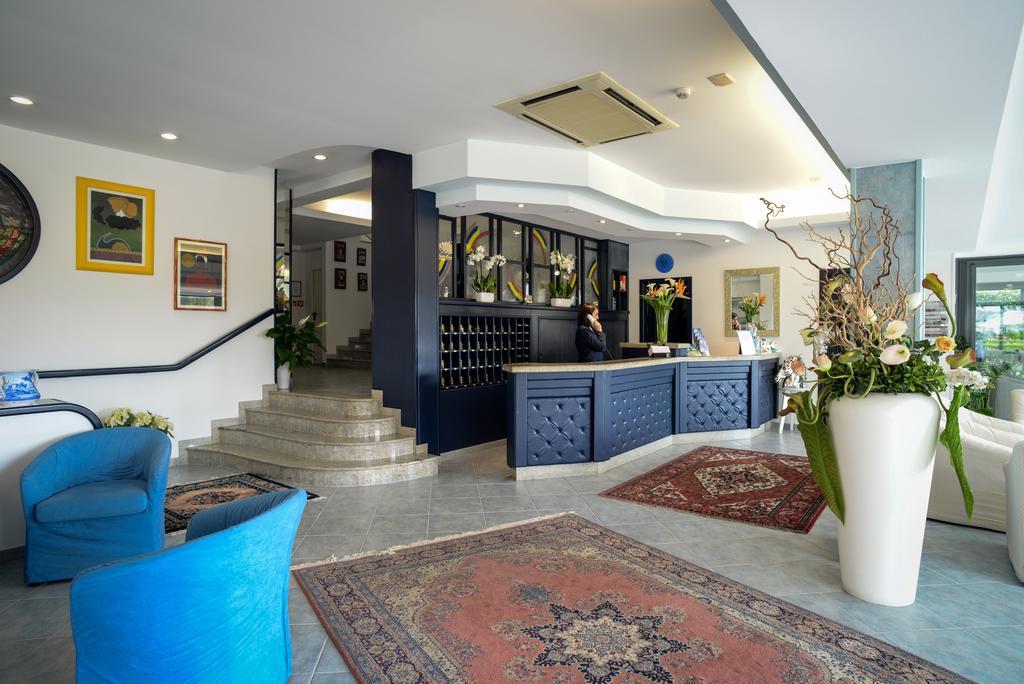 Hotel Clipper Джулианова Екстериор снимка