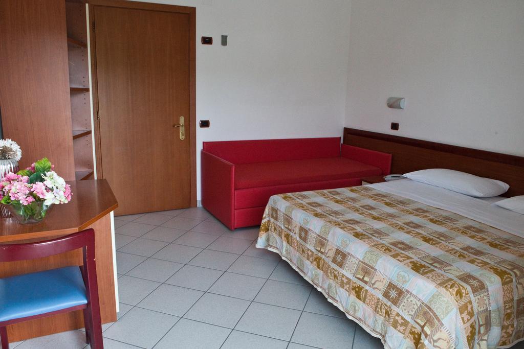 Hotel Clipper Джулианова Екстериор снимка