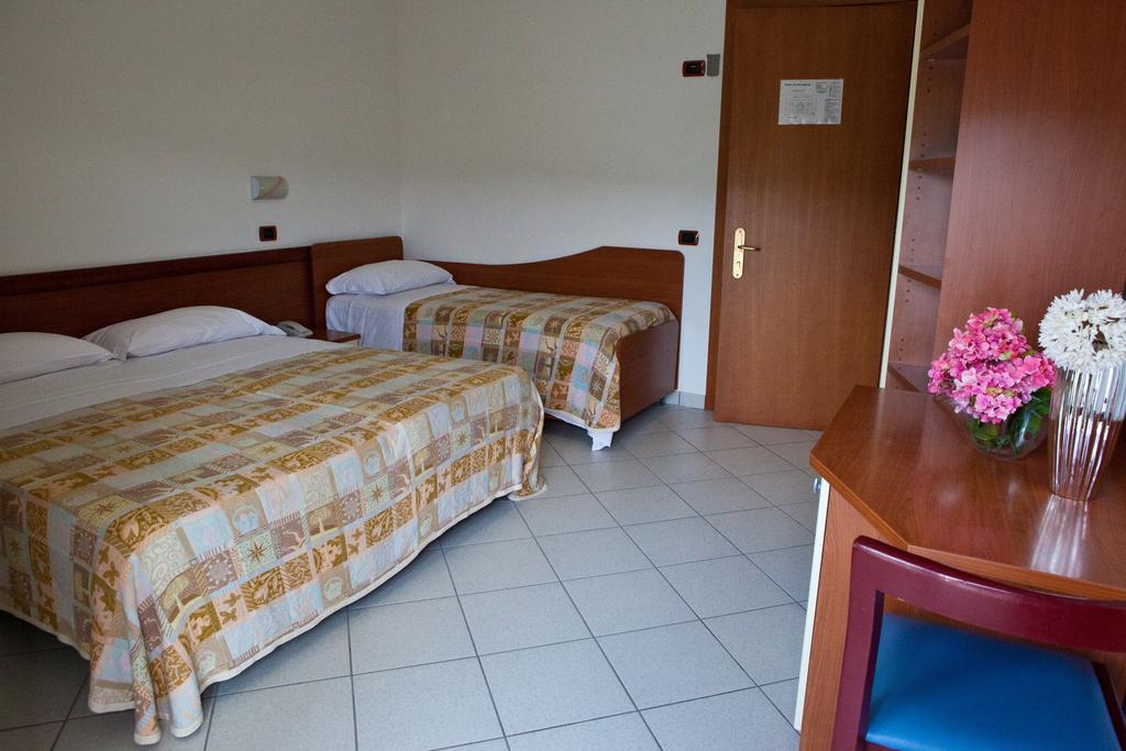 Hotel Clipper Джулианова Екстериор снимка
